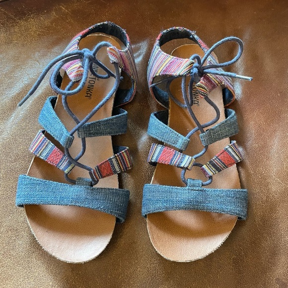Minnetonka Elsie multicolor woven strappy sandals - Picture 1 of 5